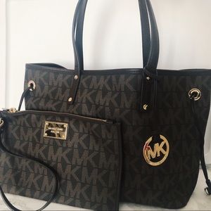 Michael Kors Jet Set Reversible Tote